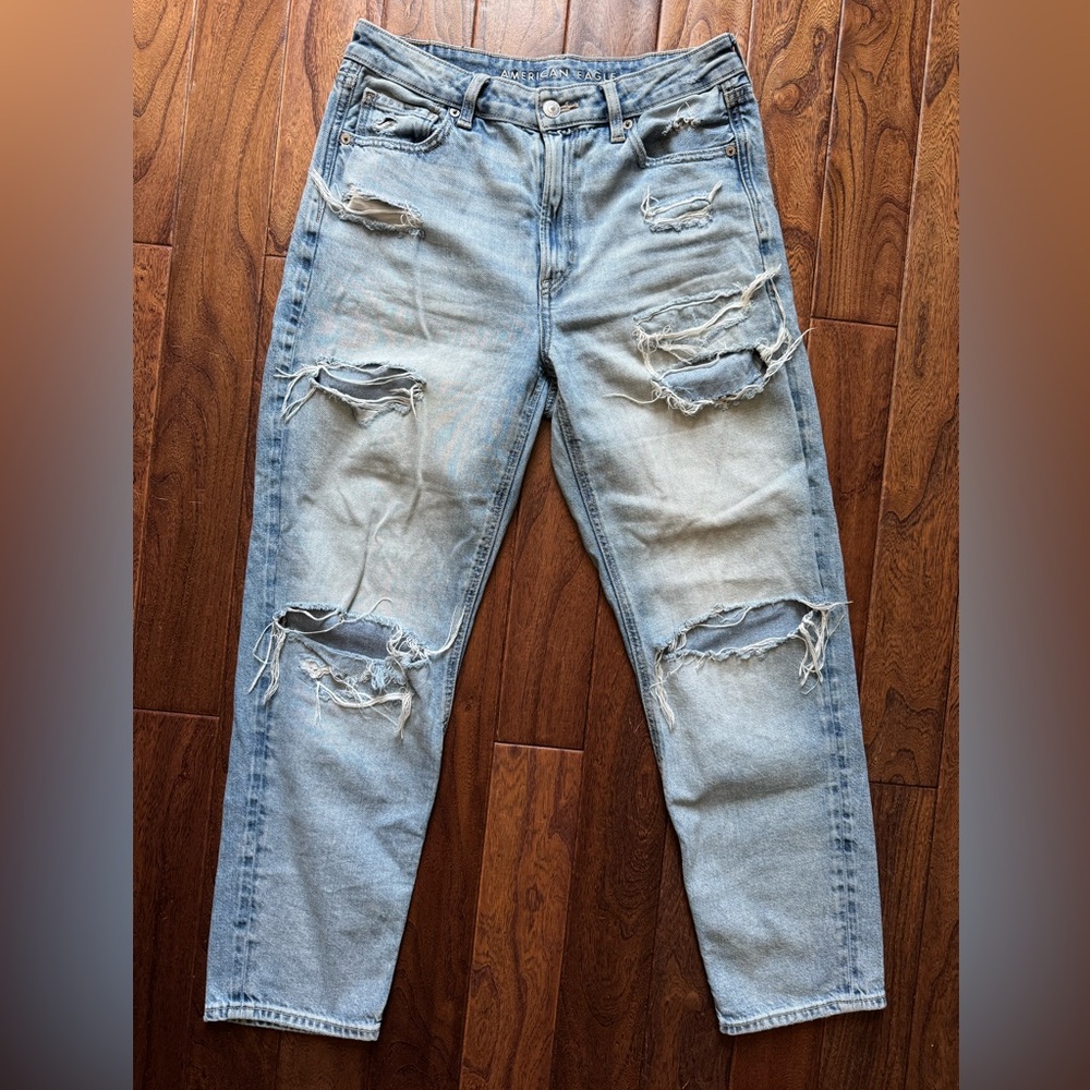 American Eagle MOM straight Jean size 6